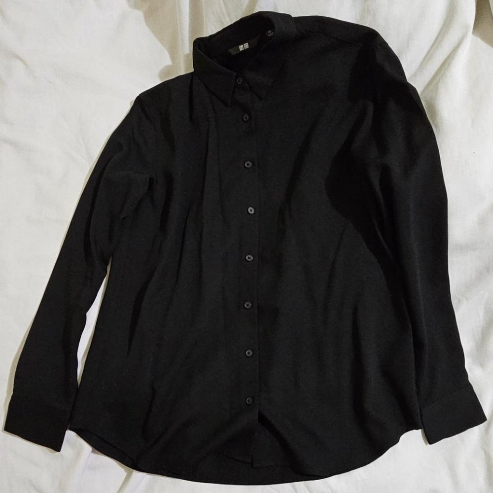 Uniqlo Black Button Down Shirt